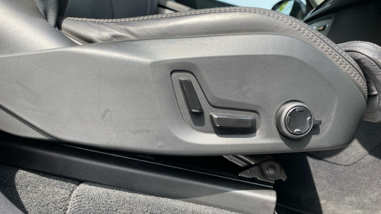 Volvo XC90 2.0 B5P Ultimate Dark 5dr AWD Geartronic Petrol Estate